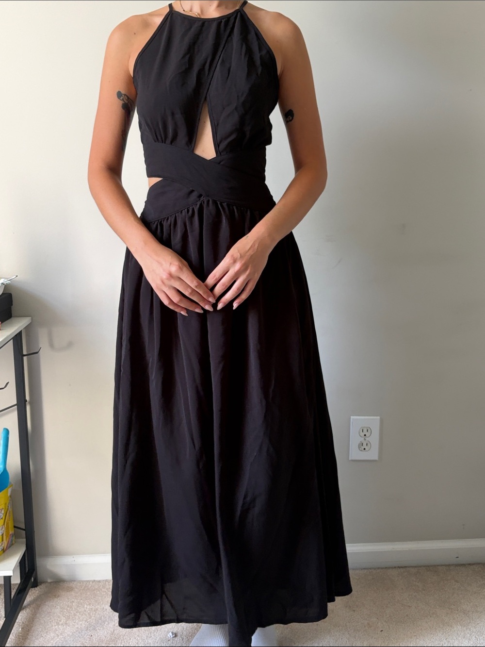 Elegant Black Halter Maxi Dress with Cutout